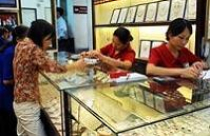 Giá vàng trong nước lại đắt hơn thế giới