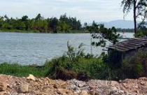 Mất tiền vì mua đất dưới… mặt sông 