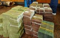 “Các ngân hàng đang dư thừa thanh khoản tiền đồng” 