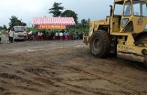 Thiên lệch doanh nghiệp, ép dân 