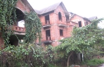 Biệt thự, nhà tiền tỷ đua nhau... 'xẹp' giá 