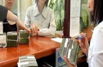 Dòng tiền 'đội nón ra đi', nhà băng lúng túng