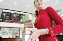 Lãi suất hạ, doanh nghiệp chưa “khỏe”