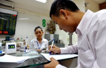 Ngân hàng 'đua' giữ chân khách gửi tiền