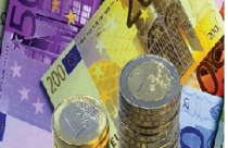 Euro xuống thấp nhất 10 năm qua so với đồng yen