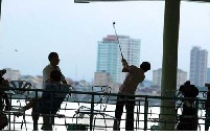 Giải mã về “sân” golf trên mặt nước và chuyện... hết thiêng của hồ Tây 