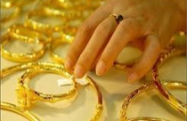 Giá vàng quanh mốc 44 triệu đồng/lượng 