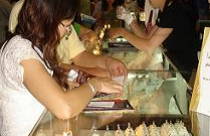 Người mua vàng thận trọng, thị trường èo uột 