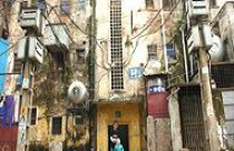 Chung cư cũ có nguy cơ sập đổ khi động đất 