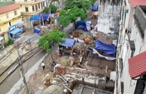 Bức xúc chuyện xây nhà không phép tại phố Trần Quốc Hoàn: Ai đúng, ai sai? 