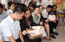 Ồ ạt phát mại bất động sản