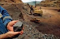 Trung Quốc: 50% xí nghiệp khai thác quặng sắt ngừng hoạt động