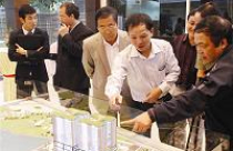 Bi hài thưởng Tết, chia cổ tức DN bất động sản 