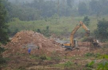 Chủ vàng ép dân giao đất