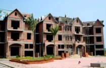 Bất động sản: Tranh nhau mua hàng xiết nợ 