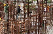 Mắc kẹt vì mua nhà dự án đói vốn 