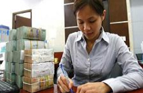 Ngân hàng lệch 'cầu' tiền đồng 