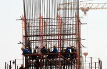 Giá thép cuốn theo chiều thế giới