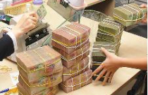 Nói và làm: Thanh khoản tốt lên, quên giảm lãi suất 