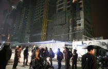 Hà Nội: Sập giàn giáo, nhiều người bị vùi lấp