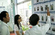 Nhà đất ế ẩm, nhiều sàn “dẹp tiệm” 