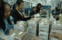 Tăng giá xăng sẽ tạo áp lực lên quá trình hạ lãi suất 