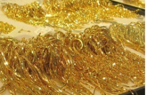 Giảm tuần thứ tư liên tiếp, vàng vẫn vượt 44 triệu đồng/lượng 