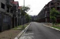 Mếu dở với các “suất ngoại giao” địa ốc 