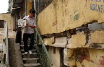 “Sống trong sợ hãi” tại các khu tập thể cũ 