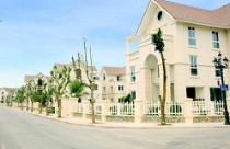 Tiền vẫn chờ để rót vào bất động sản 