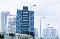 Địa ốc giằng co giảm giá