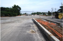 Sắp thông xe đường dẫn vào Green River City