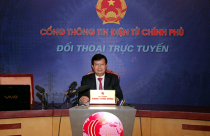 Bộ trưởng Bộ Xây dựng Trịnh Đình Dũng đối thoại trực tuyến với nhân dân