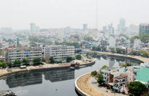 Bất động sản cao cấp bung hàng