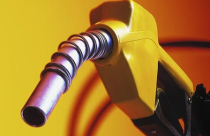 Giá dầu thô lại trượt xuống đáy