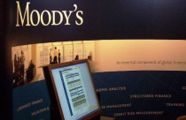 Moody’s hạ bậc tín nhiệm của 28 ngân hàng Tây Ban Nha