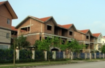 Bất động sản 6 tháng đầu năm gặp nhiều khó khăn