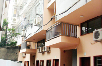 Bán chung cư, "ôm" đất chờ thời