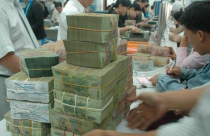 'Trần' lãi suất nợ cũ 15%: NH hi sinh để cứu mình?