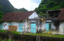 Dự án di dời 50 hộ dân cư khỏi vùng lõi Vườn Quốc gia Cát Bà (Hải Phòng): “Bôi” ra rồi bỏ đó