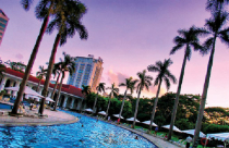 Hàng loạt khách sạn sang đổi chủ: Đại gia Việt "giật cờ"