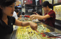 Giá vàng ngập ngừng đi ngang