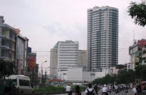 Ngân hàng ồ ạt nới tín dụng với bất động sản: Cảnh báo rủi ro