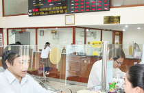 Cạnh tranh huy động vốn vẫn “nóng”