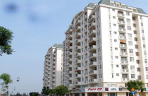 Địa ốc 'nhắm mắt' xả hàng né tháng cô hồn