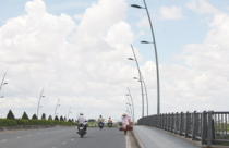 Nợ công không êm ả