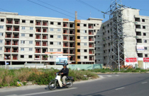 Nhà cho người ít tiền: Họ đang đứng ngoài rìa