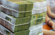 Tăng trưởng tín dụng thấp, vì sao NH vẫn tăng cường huy động vốn?