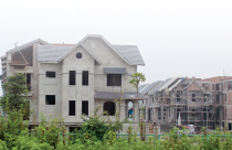 Doanh nghiệp bất động sản tìm lối thoát… lạ