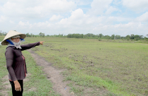 Bi kịch nông dân hết ruộng